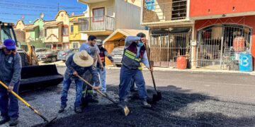 Fortalece Gobierno Municipal de Tijuana acciones de bacheo en las delegaciones municipales