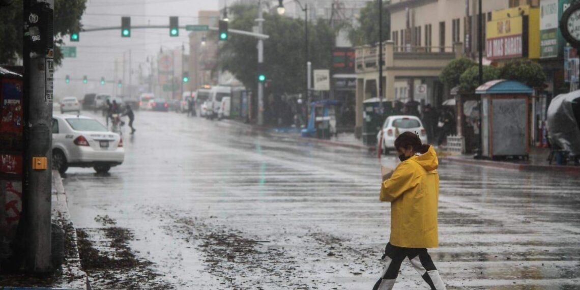 Protección Civil de Tijuana alerta por lluvias fuertes y vientos