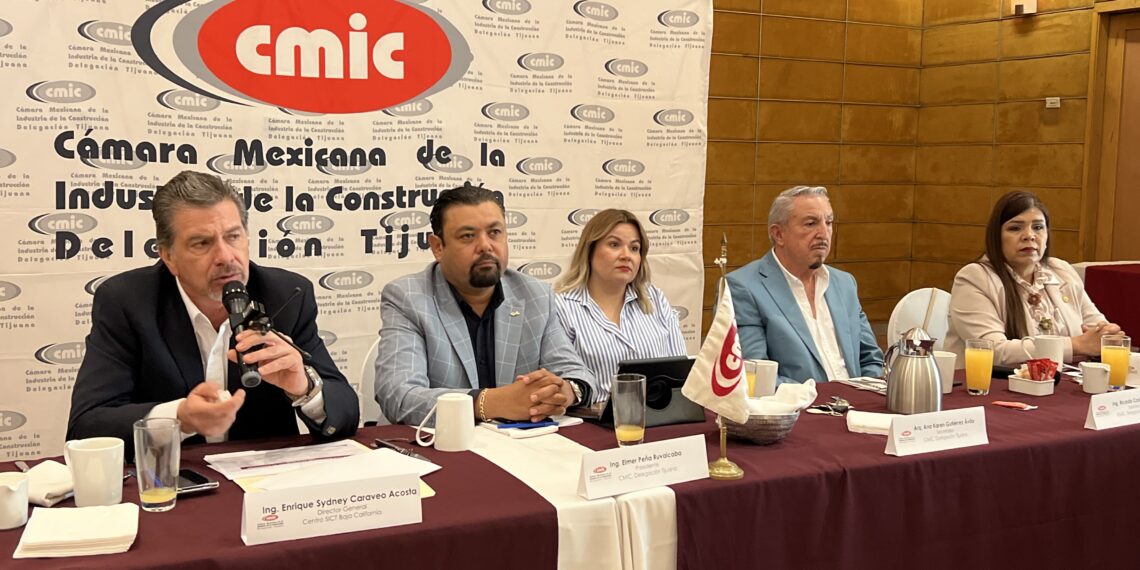 Anuncian inversión federal histórica para carreteras en BC