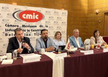 Anuncian inversión federal histórica para carreteras en BC