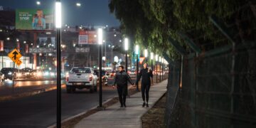 Luminarias LED y solares mejoran seguridad en zona del Parque Morelos