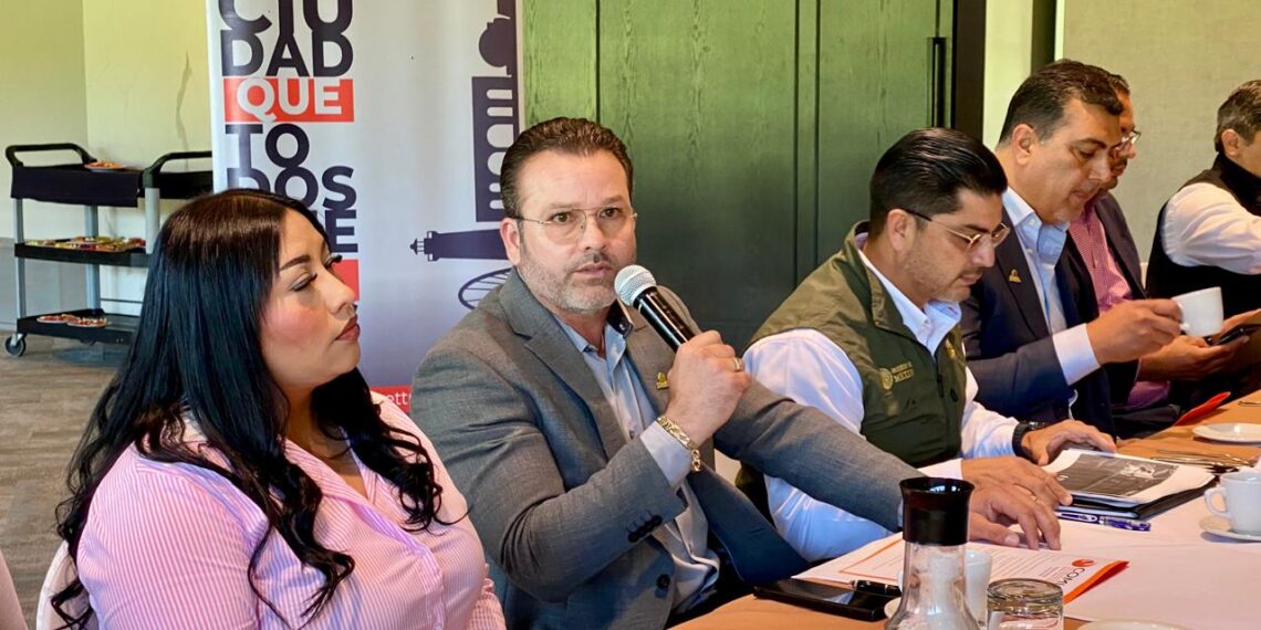 Refuerza COMICE cumplimiento de seguridad social en obras