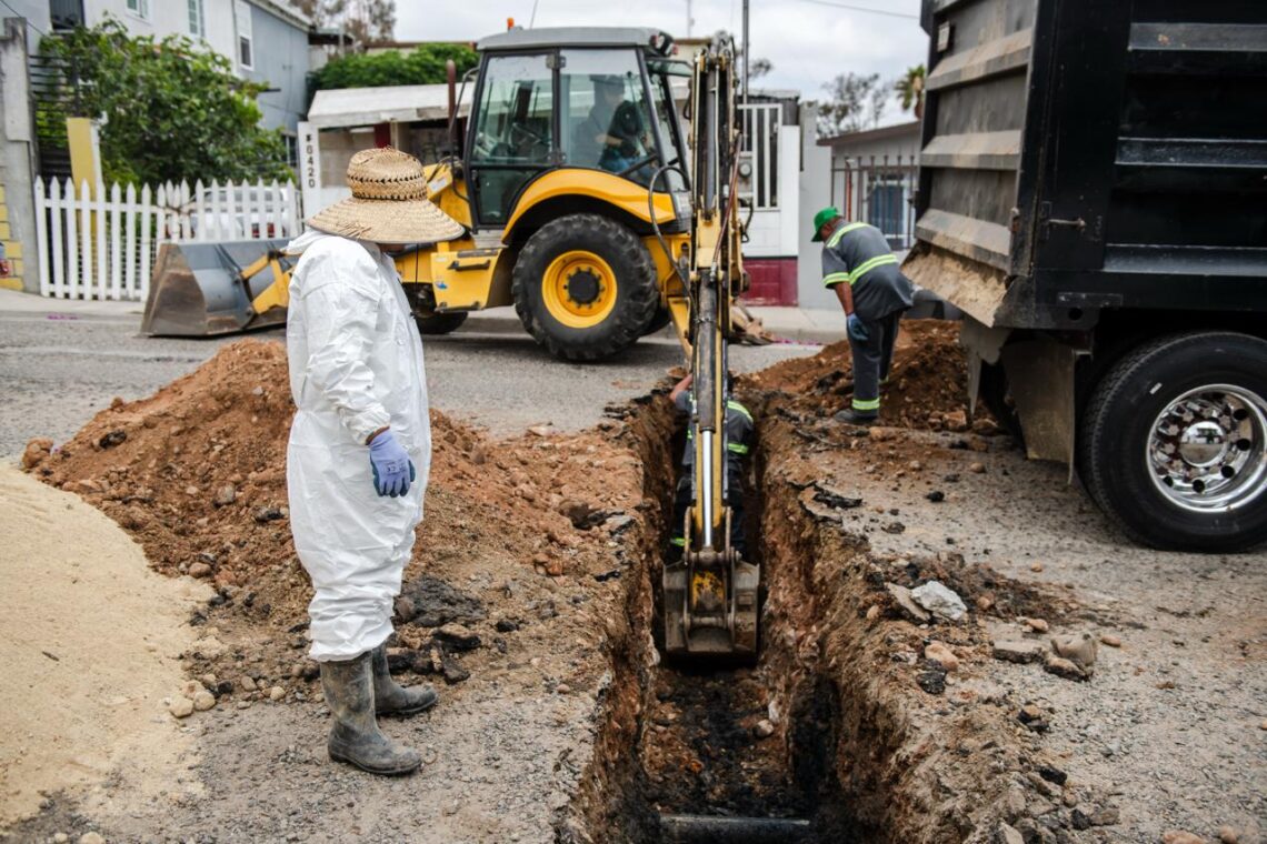 Atiende CESPT redes sanitarias antiguas en la Francisco Villa