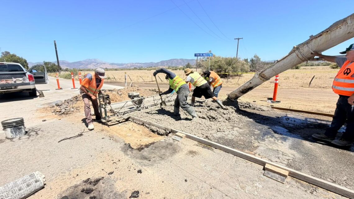 Inicia SIDURT rehabilitación de vialidades con concreto en Valle de Guadalupe