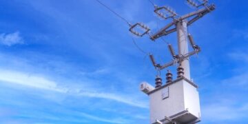 Plantean fortalecer la distribución eléctrica para reducir afectaciones a la industria