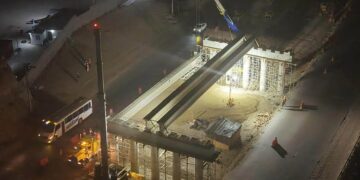Inicia SIDURT montaje de trabes en puentes del bulevar 2000