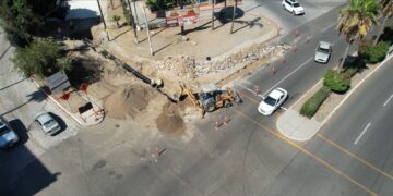 Avanza SIDURT reconstrucción de bulevar Encinos, Tecate