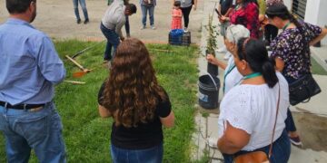 Capacita a Comisarios Sociales Honorarios en agricultura urbana y compostaje: XXV Ayuntamiento de Tijuana