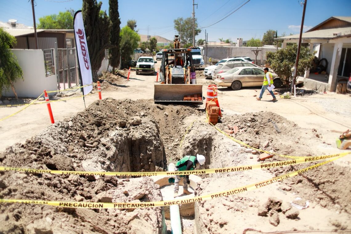 Construye CESPT red de alcantarillado en Valle Dorado