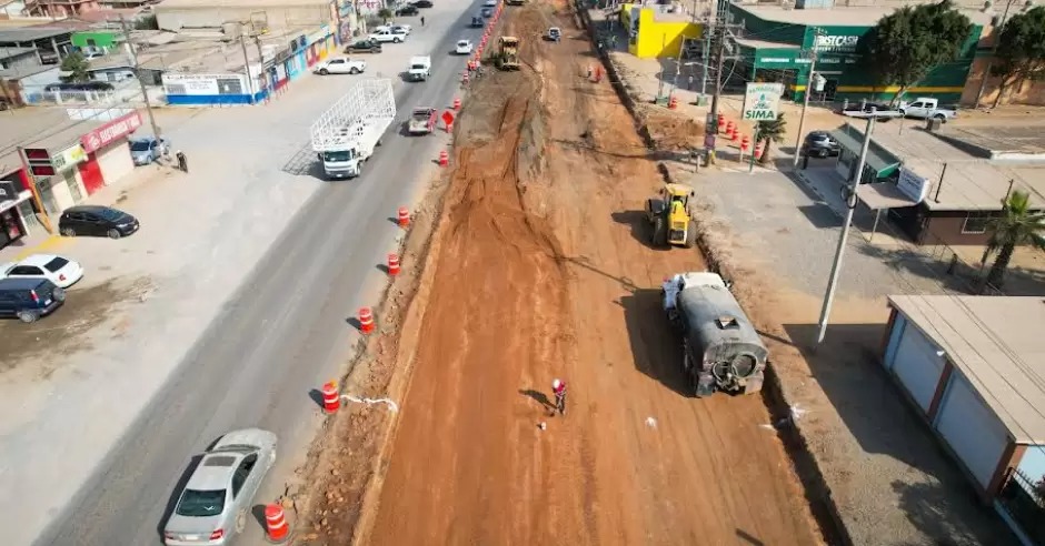 Avanza modernización del bulevar Maneadero Parte Alta con trabajos de vialidad y redes hidráulicas